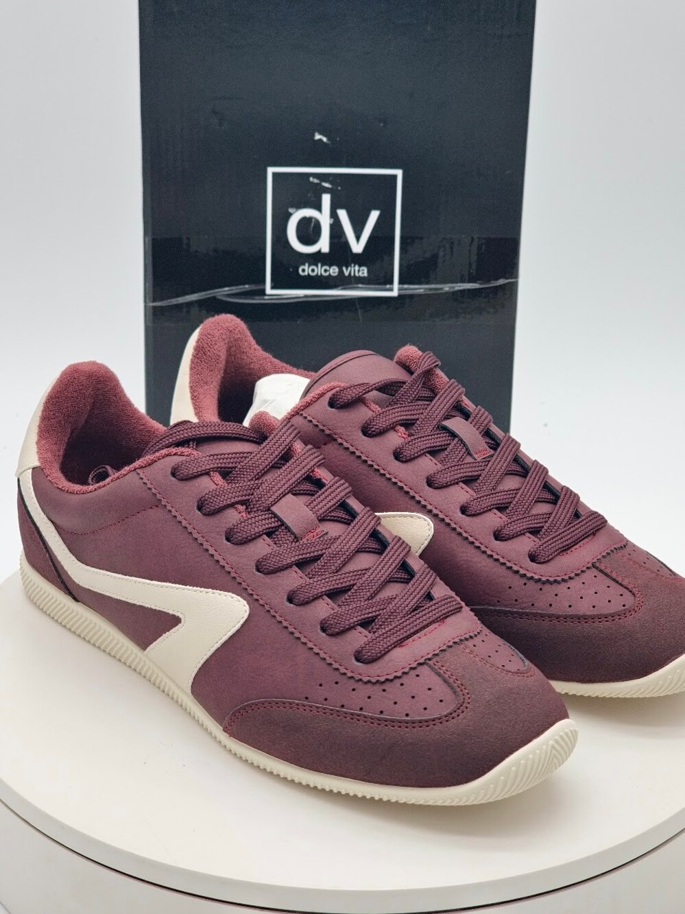 DV Dolce Vita Gaven Burgundy Retro Sneakers Women’s Size 9.5